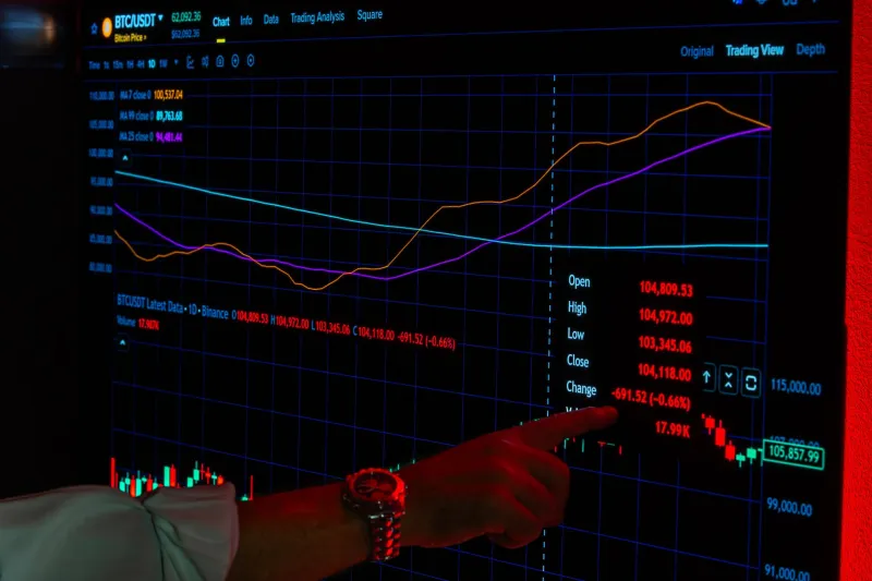 Signal vs. Story: How VIP Players Extract Real Value From Market Narratives While Everyone Else Gets Burned